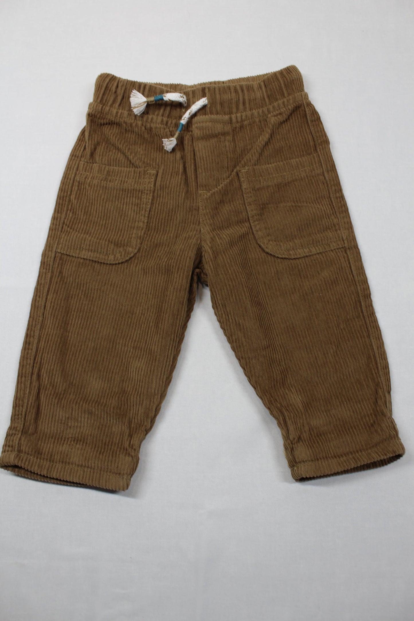 Set blauer Pullover Strickweste beige braune Korthose Jungs A-Ware 74/80