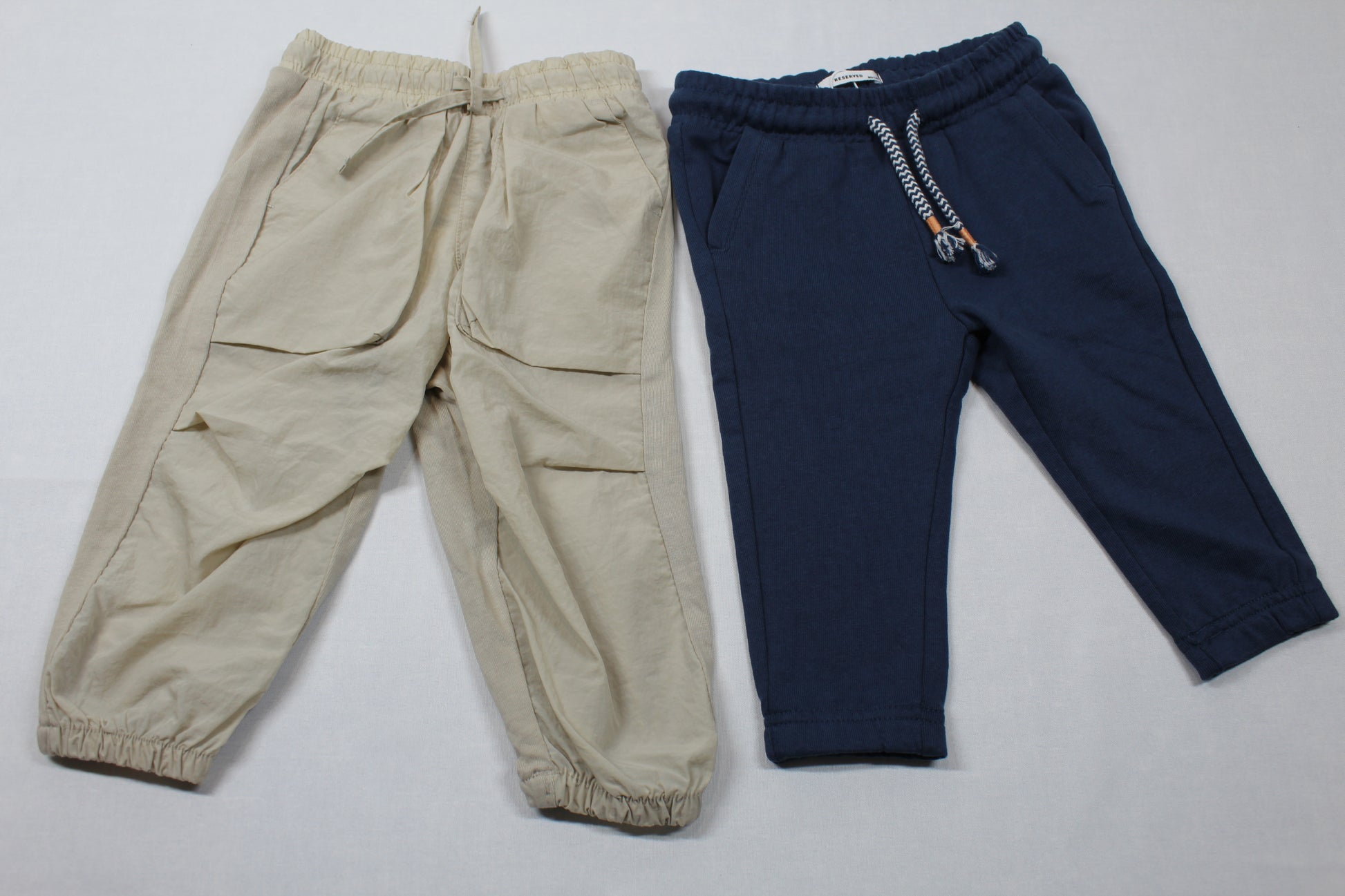 Set leichte beige Hose blaue Jogginghose Jungs 74/80 A-Ware