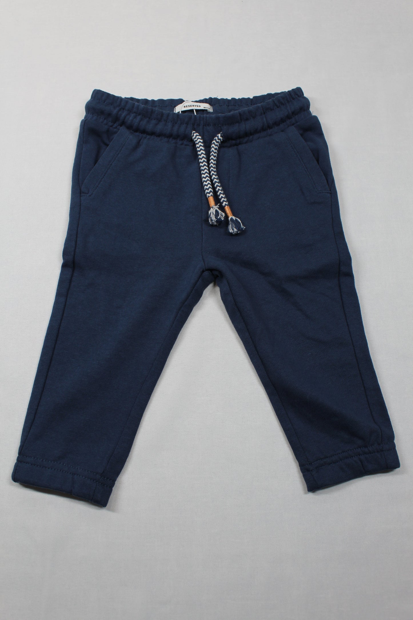 Set leichte beige Hose blaue Jogginghose Jungs 74/80 A-Ware