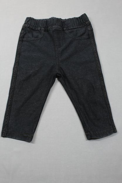 Set warme Strickweste Kapuze beige schwarze Jeans Kalte Tage Jungs 68/74 A-Ware
