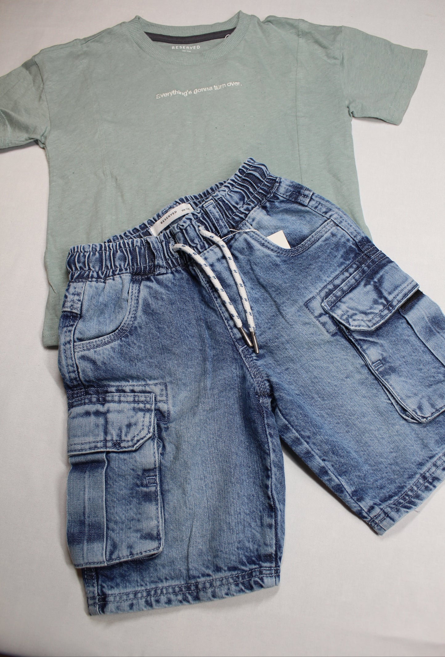 Set grünes T-Shirt Bluejeans kurz a-Ware Jungs 110/116