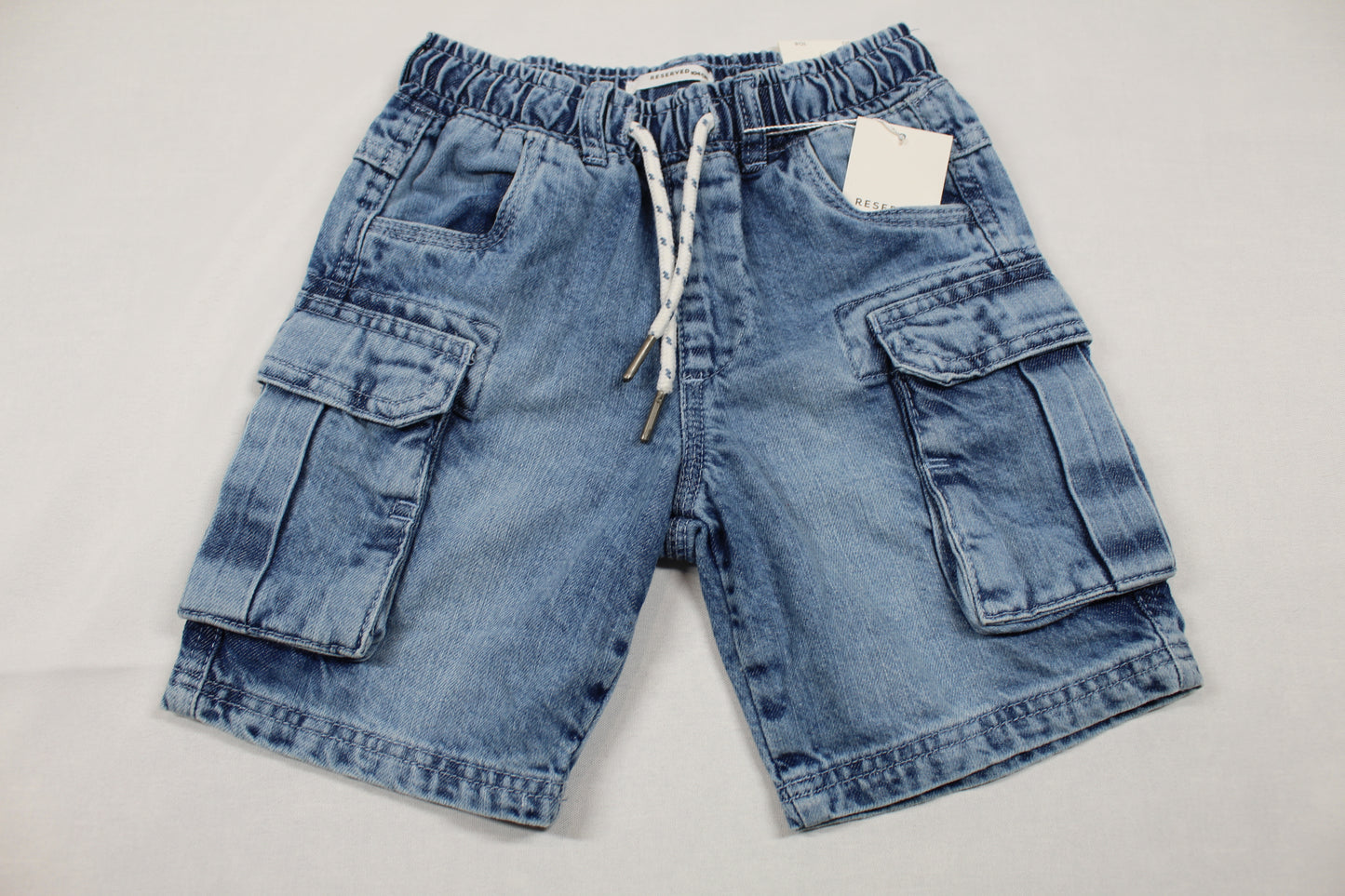 Set grünes T-Shirt kurze Bluejeans Jungs Sommerware 98/104