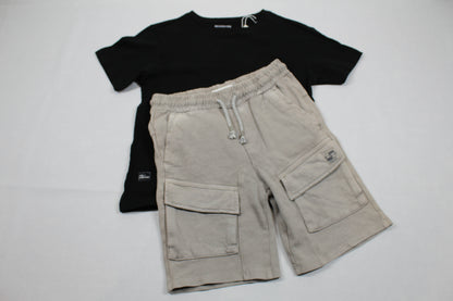 Set hellgraue Short schwarzes T-Shirt Jungs Sommerware A-Ware 110/116