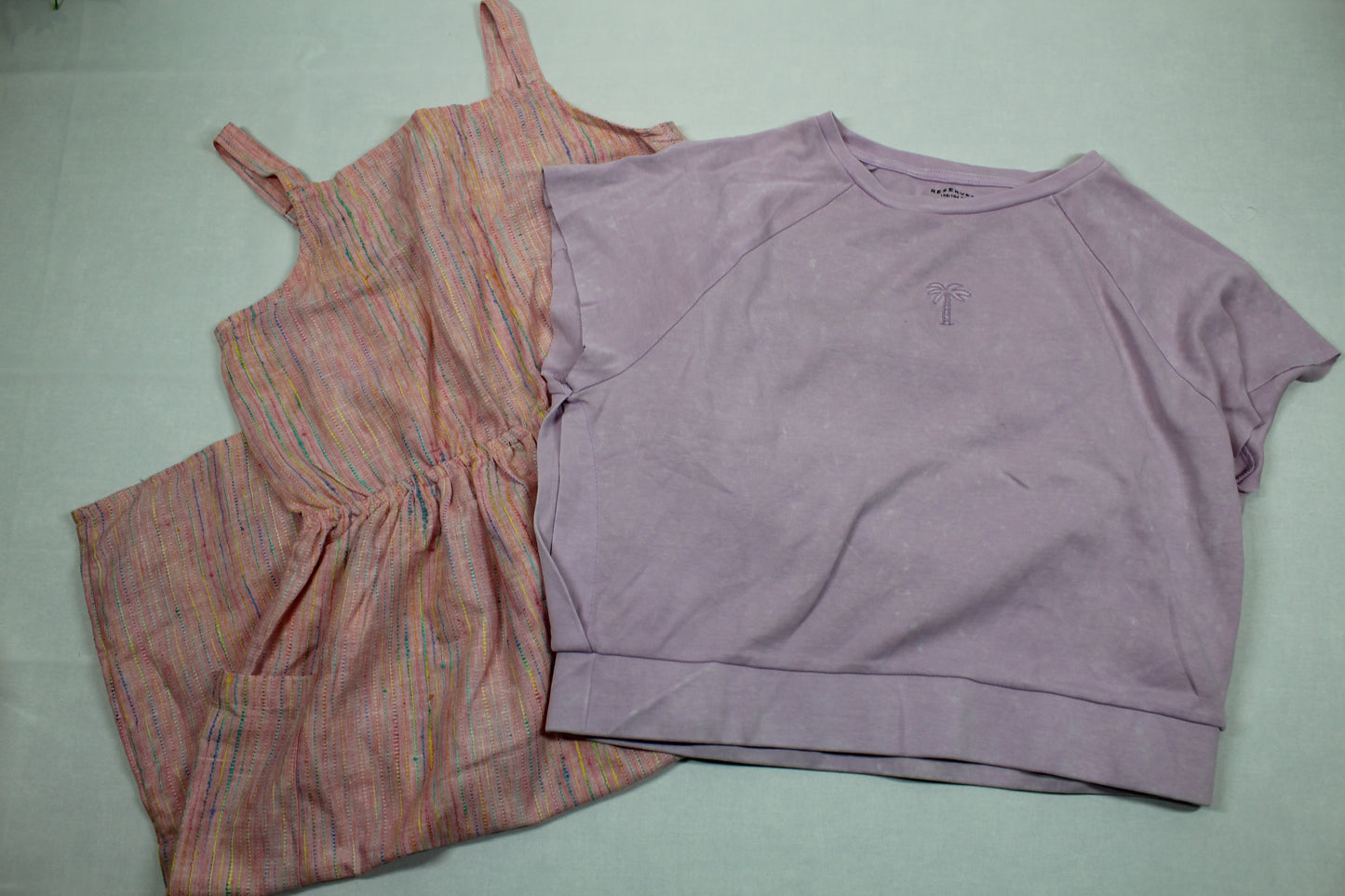 Set leichtes Sommerkleid bunt lila Oberteil ohne Arme Mädchen Sommerware A-Ware 158/164
