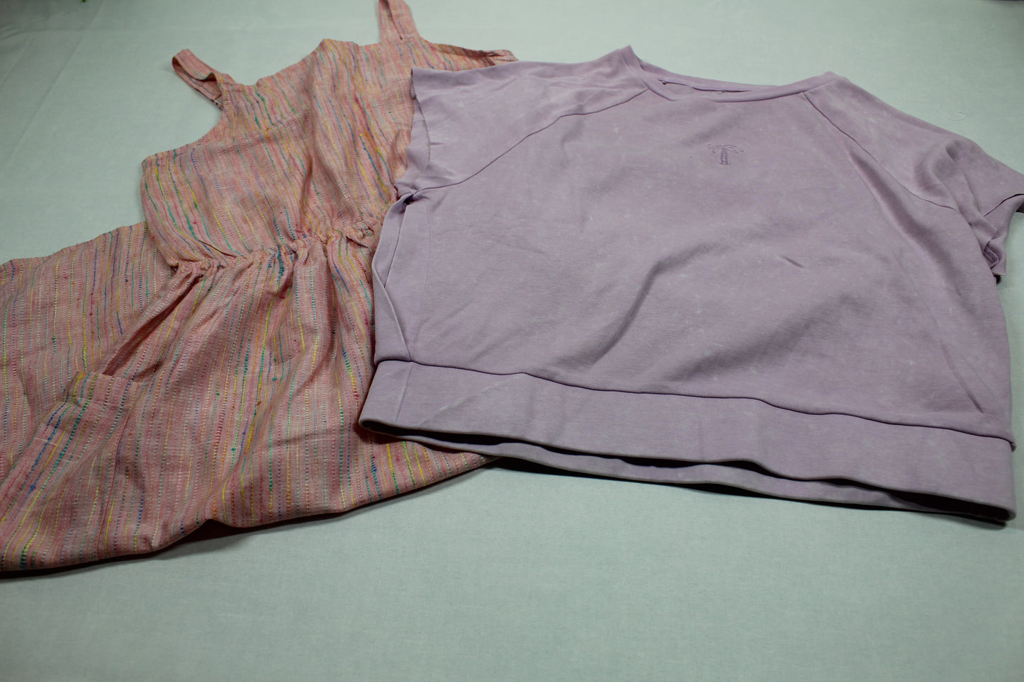 Set leichtes Sommerkleid bunt lila Oberteil ohne Arme Mädchen Sommerware A-Ware 158/164