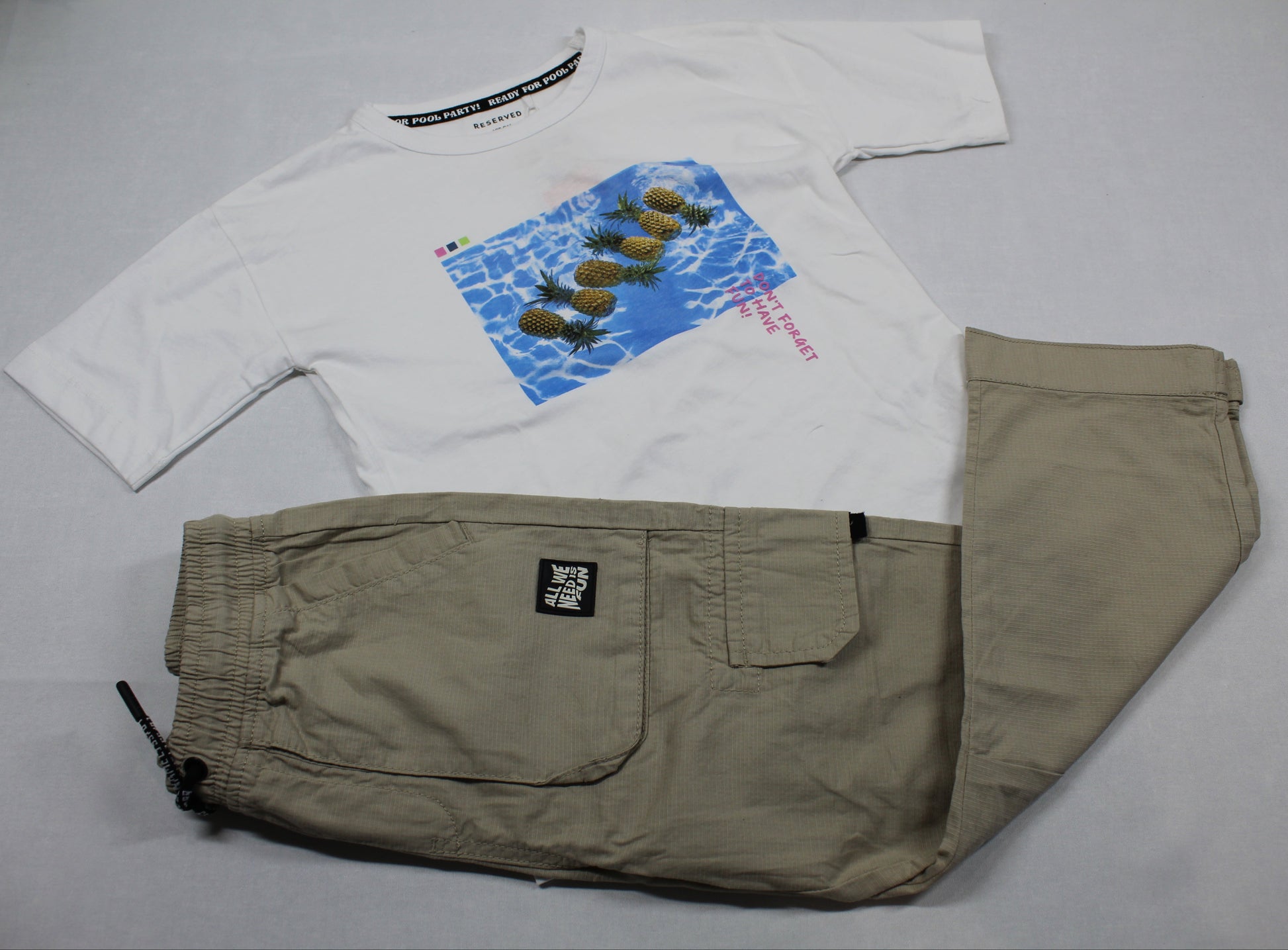 Set leichte Hose T-Shirt 122/128 Jungs