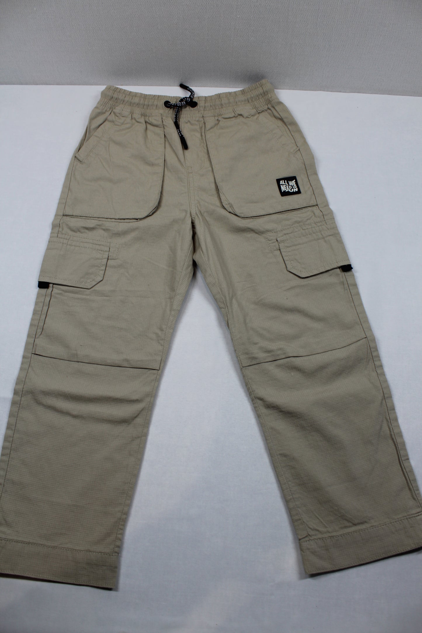 Set leichte Hose T-Shirt 122/128 Jungs