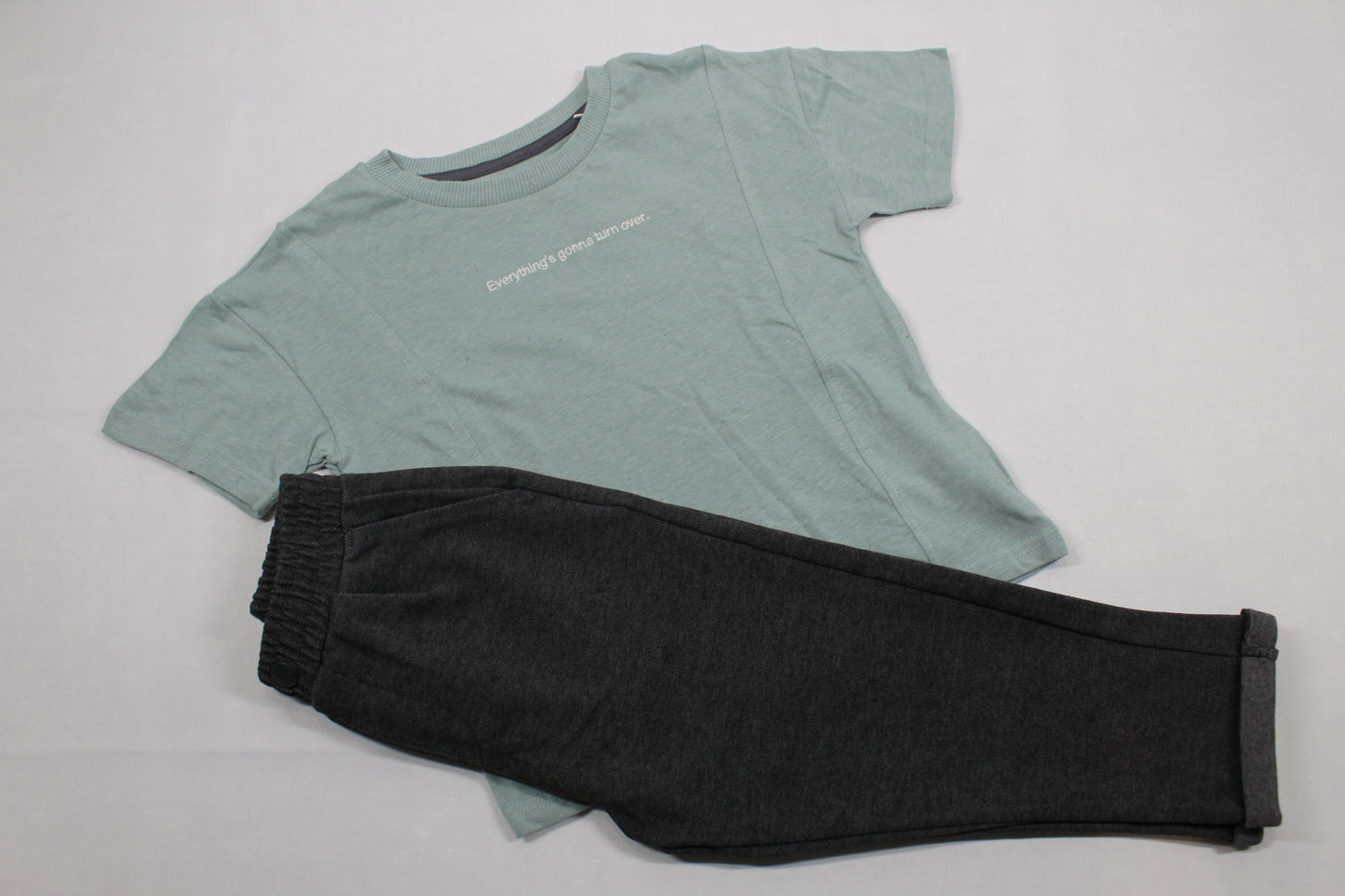Set leichte Jogginghose T-Shirt Jungs 98/104 Outlet