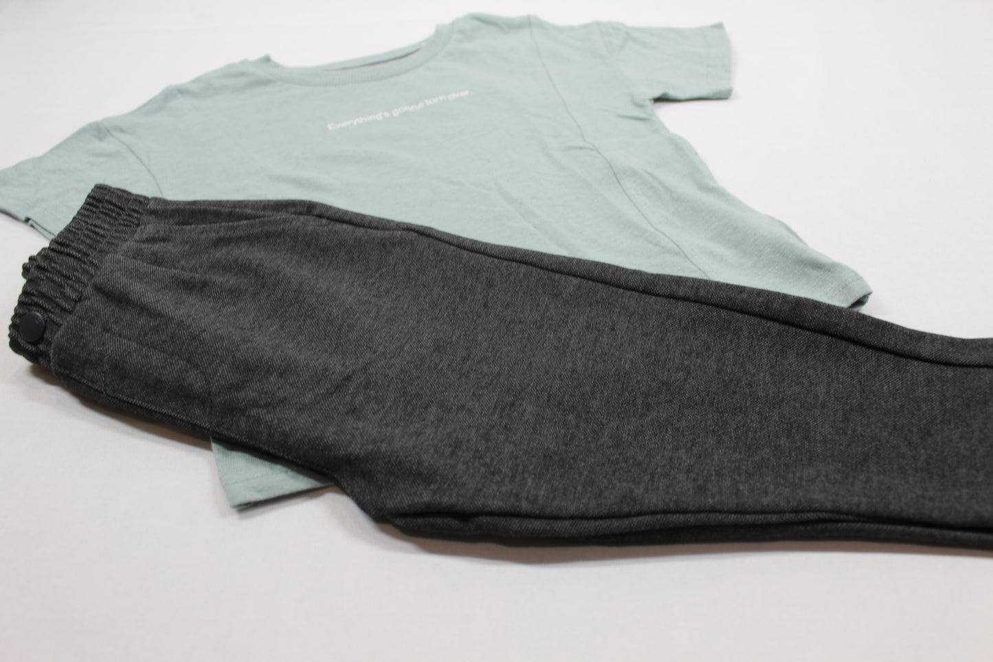 Set leichte Jogginghose T-Shirt Jungs 98/104 Outlet